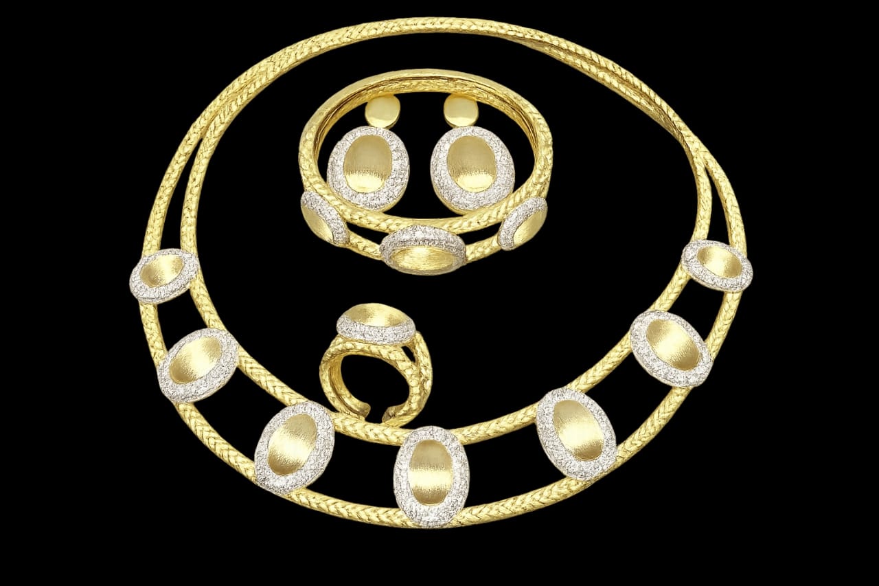 Gold & Silver Round Set