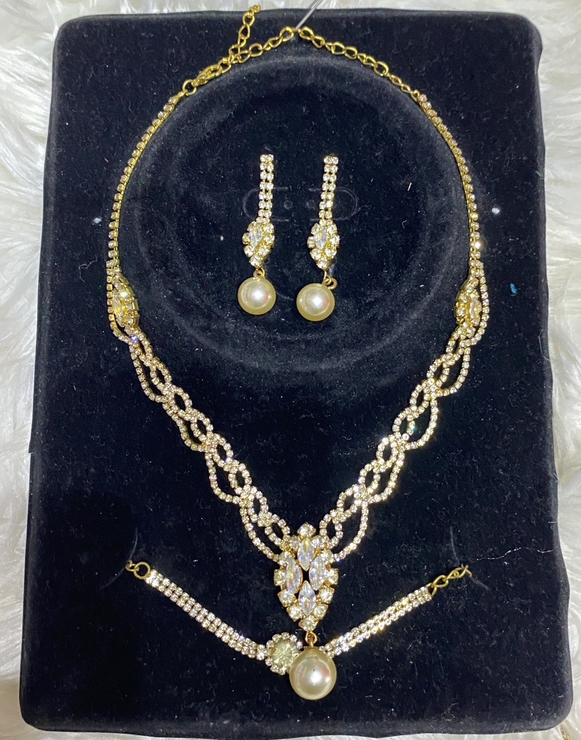 Queen Stone Set