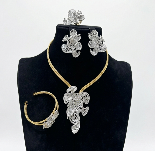 Silver Lattice Bloom Set